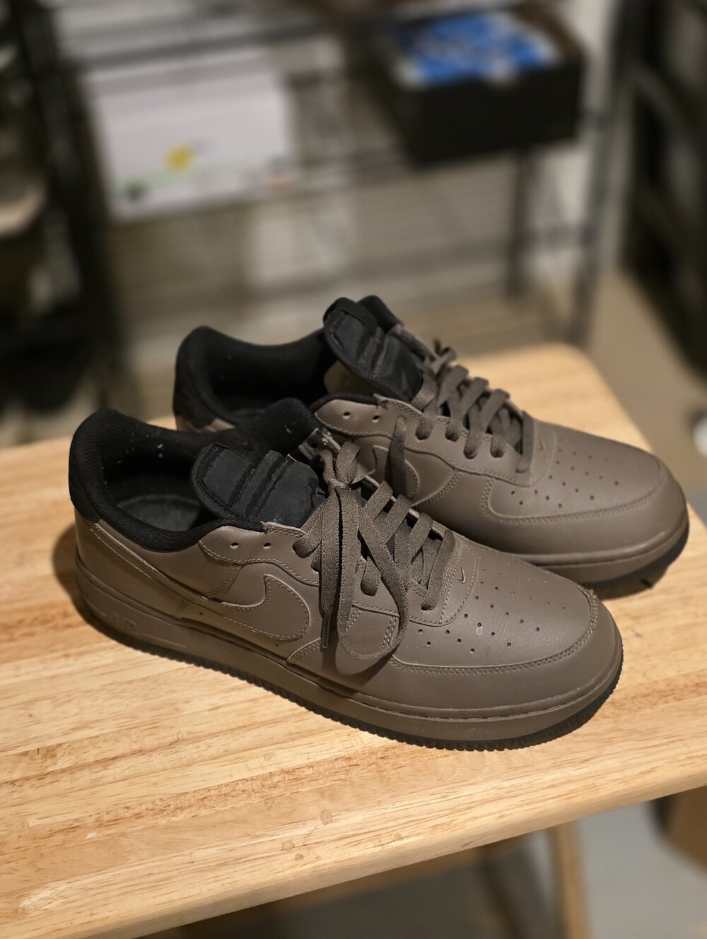 Nike Men’s Low-Top Sneakers in Taupe with Black Collar